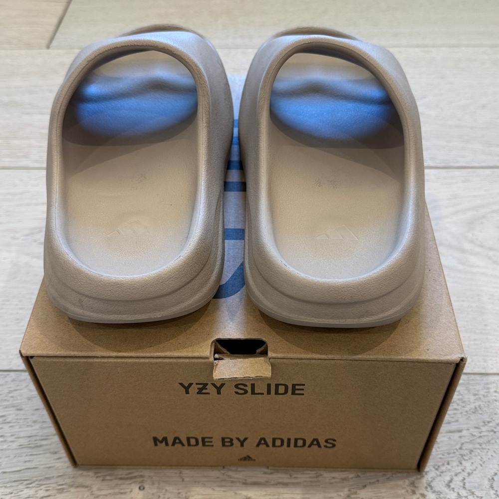 Adidas Yeezy Slide in Pure | Mens 7 Womens 8 | 2021 Re-Release - Picture 4 of 14
